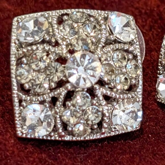 The vintage earrings are adorned with numerous clear rhinestones, - Picture 2 of 4